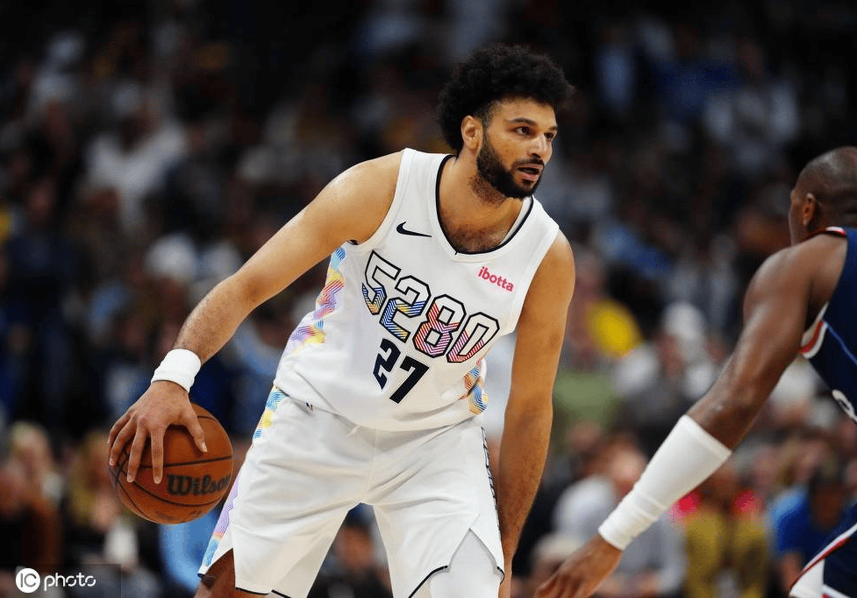 穆雷新星出色防守表现突出，巴塞罗那前途光明！赛场气氛高涨的简单介绍开云官网